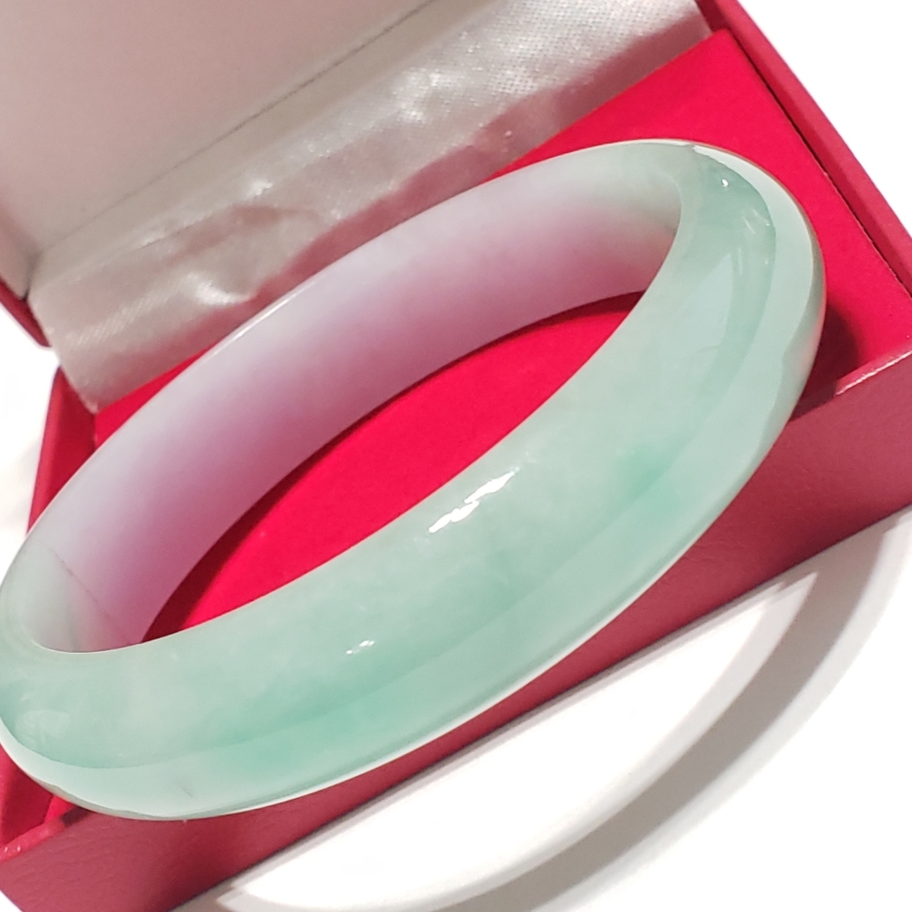 Natural Jadeite Jade Bangle